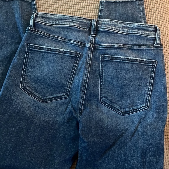 Ceros jagging. Dark wash. Frayed and distressed. Great condition. Size 29. - Picture 7 of 7